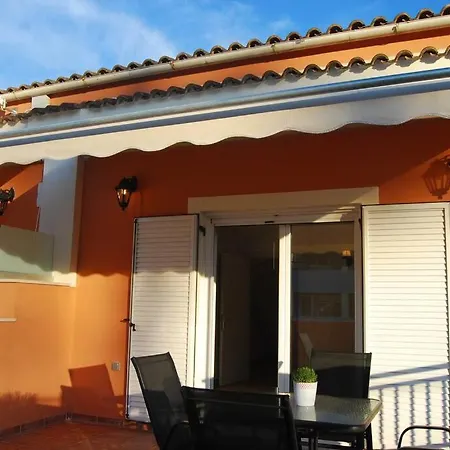 En-Ikia: Spacious And Comfortable 2 Bedroom Apartment Corfu (city)